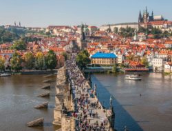 Чехия готова выдать визы украинским заробитчанам
