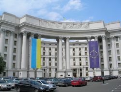 Украина не выпускает своих заробитчан без отдельного разрешения МИД