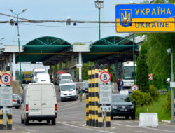 Кабмин возобновляет работу пешеходного пункта пропуска «Шегини» на границе с Польшей