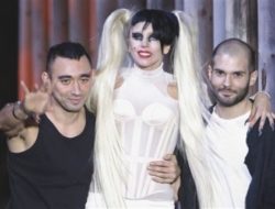 Леди Гага демонстрировала одежду Thierry Mugler