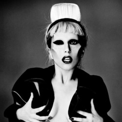 Lady Gaga в весеннем номере i-D Lady Gaga в весеннем номере i-D