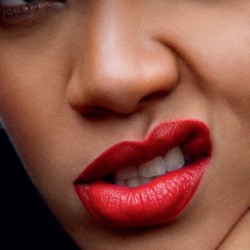 На обложках апрельского Vogue Рианна На обложках апрельского Vogue Рианна